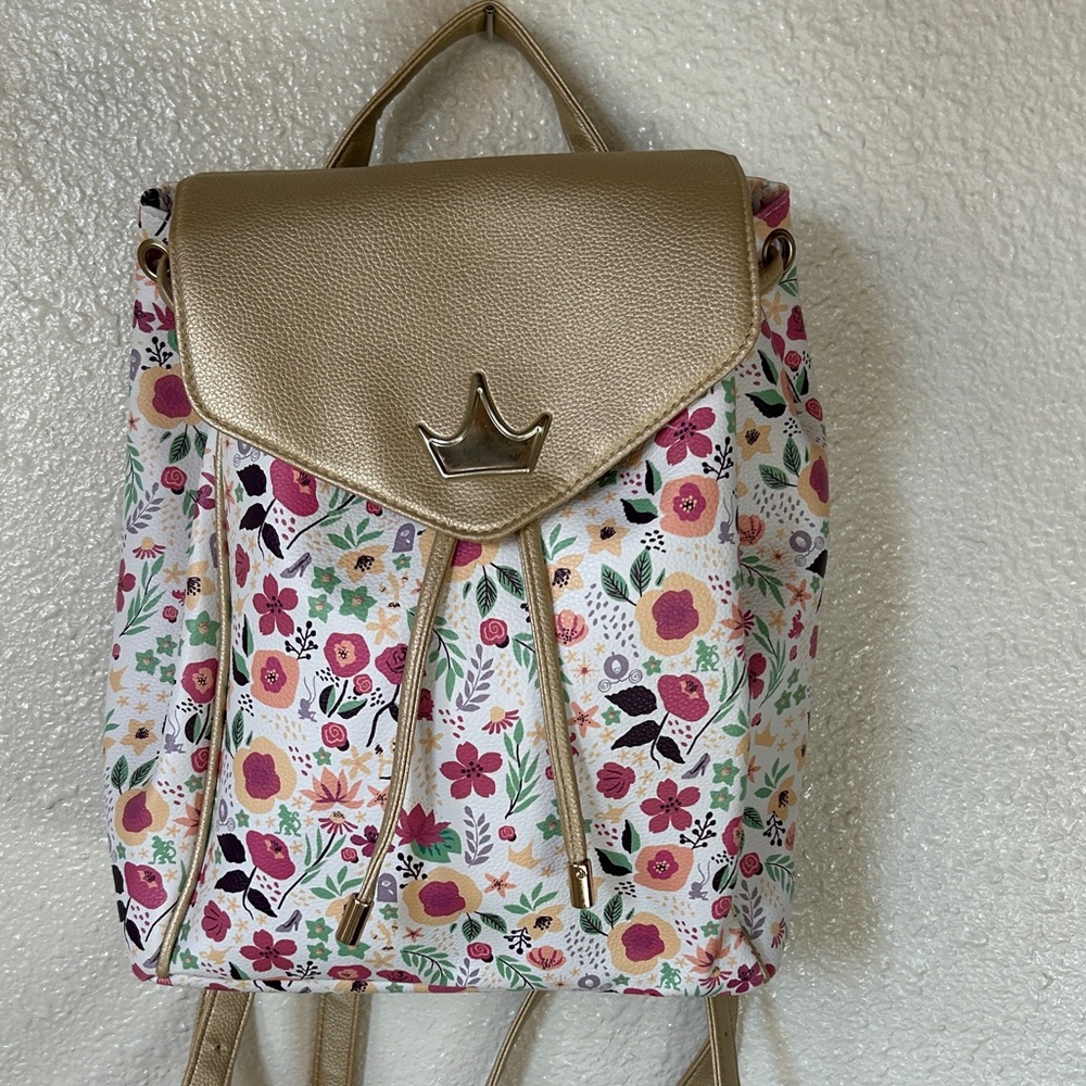 Floral Gold Disney  drawstring bag Backpack excellent condition